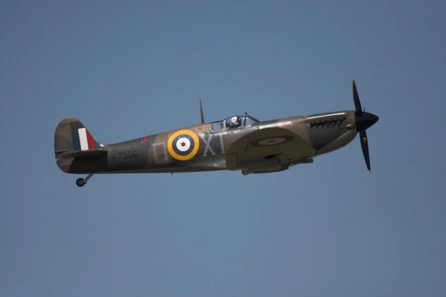 Spitfire,In,Flight,On,An,Airshow